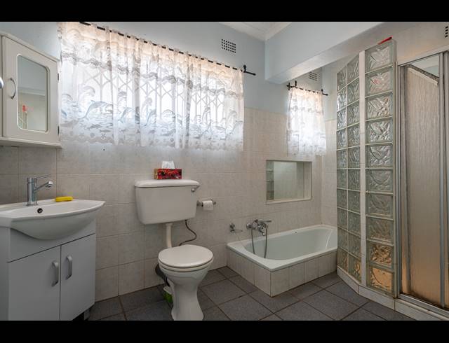 400M² BUSINESS FOR SALE IN OAKDENE